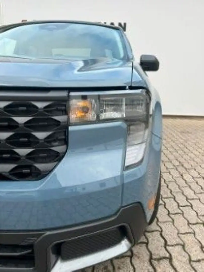 Ford Maverick Blau - 2