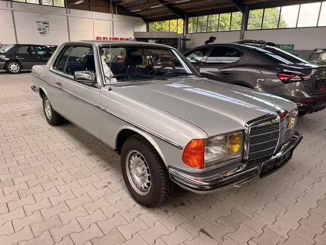 Mercedes-Benz 230 230 CE Coupe
