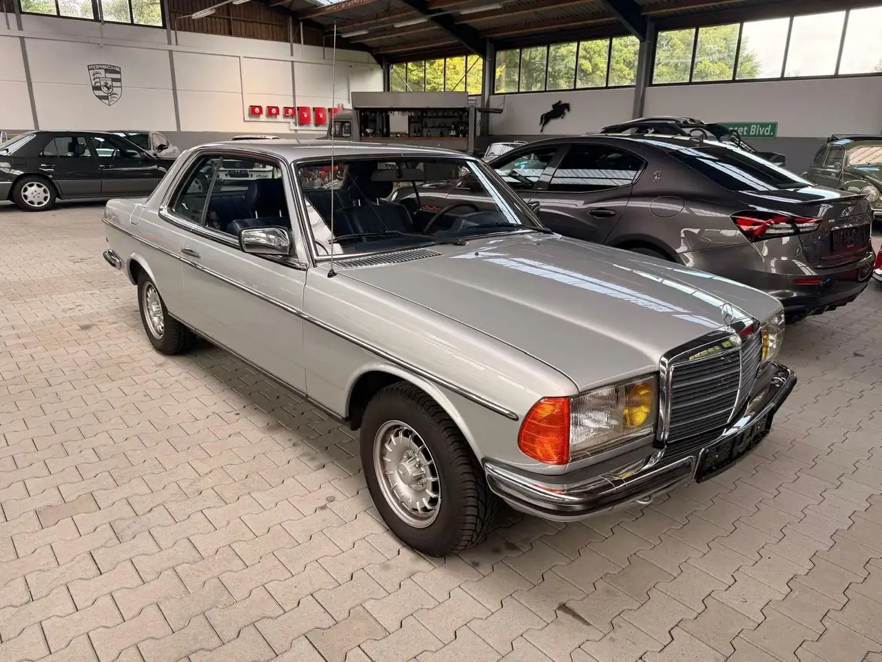 Mercedes-Benz 230 CE Coupe, foto 8