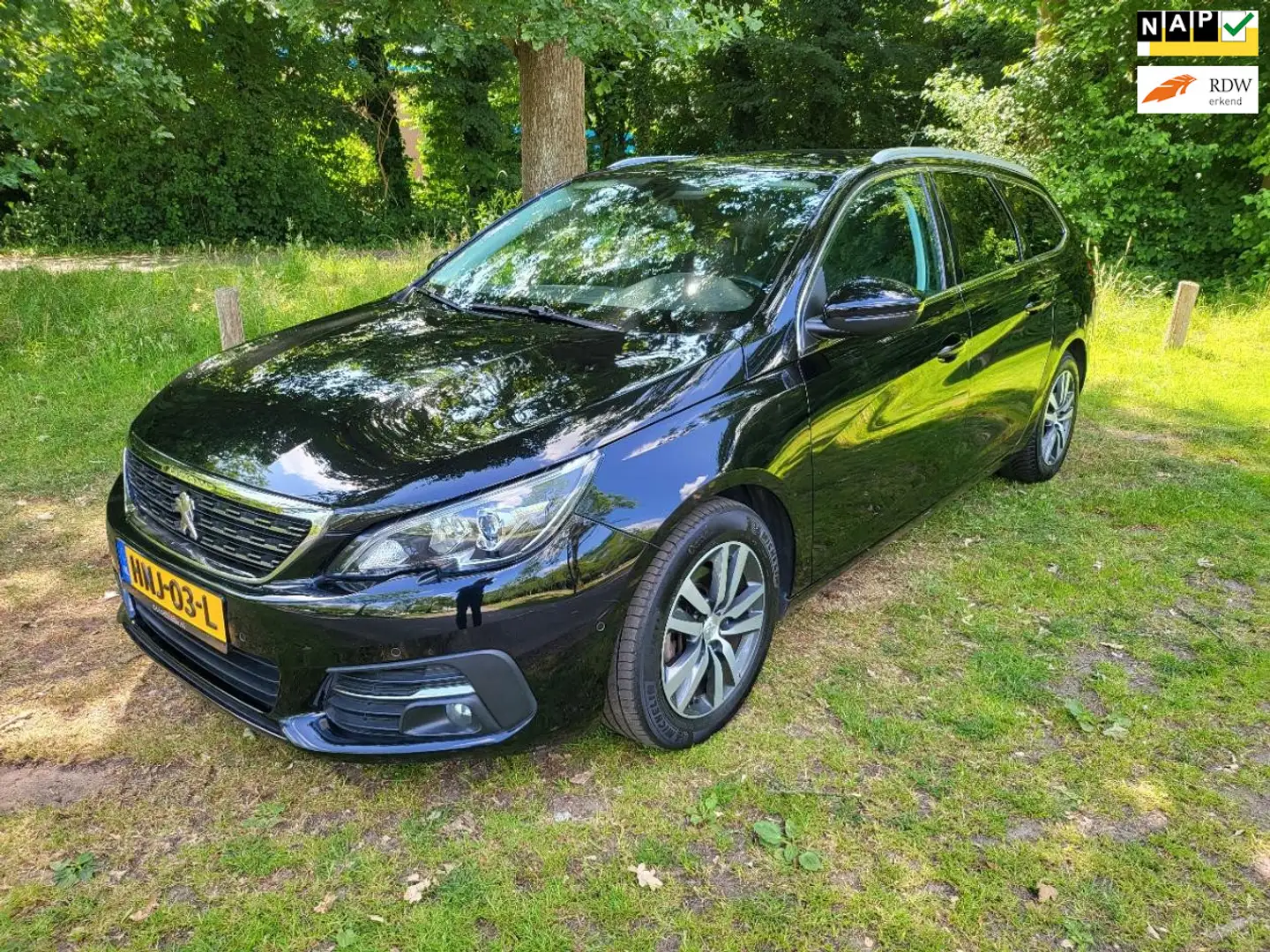 Peugeot 308 SW 1.2 PureTech Allure,Navi,Climat,Cruise,LED Zwart - 1
