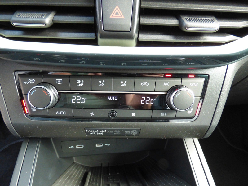 SEAT Ibiza 1.0 TSI Style KESSY NAVI ACC PDC — photo 9