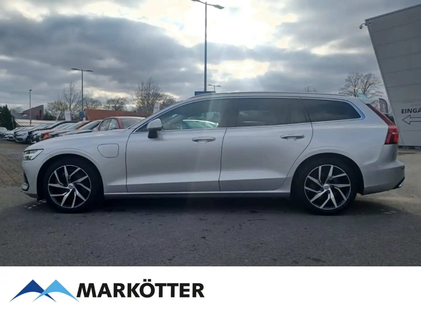 Volvo V60 T6 AWD Core Recharge PANO/ACC/CAM/SHZ/LHZ Argent - 2