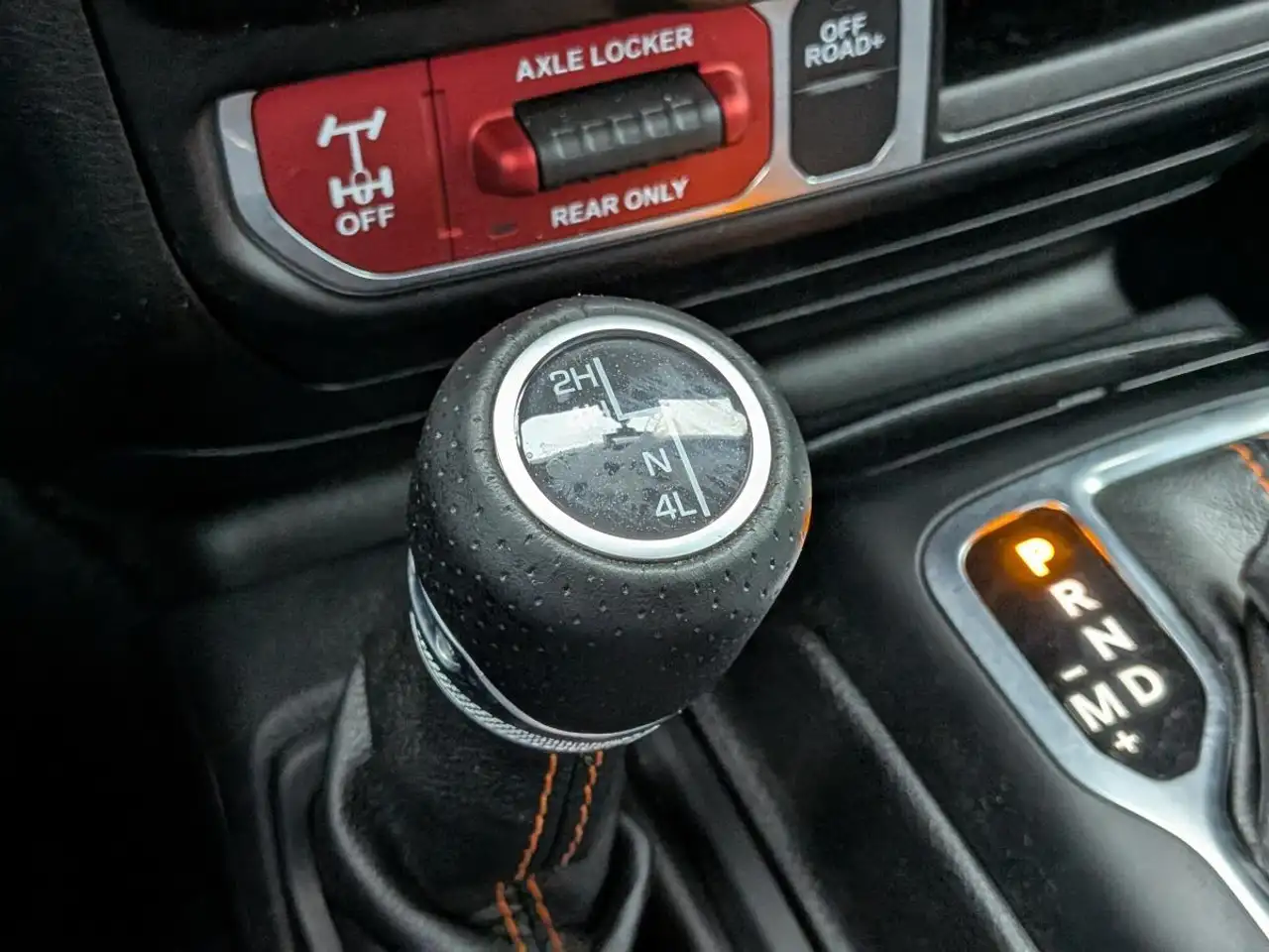 Jeep Gladiator снимка Jeep Gladiator