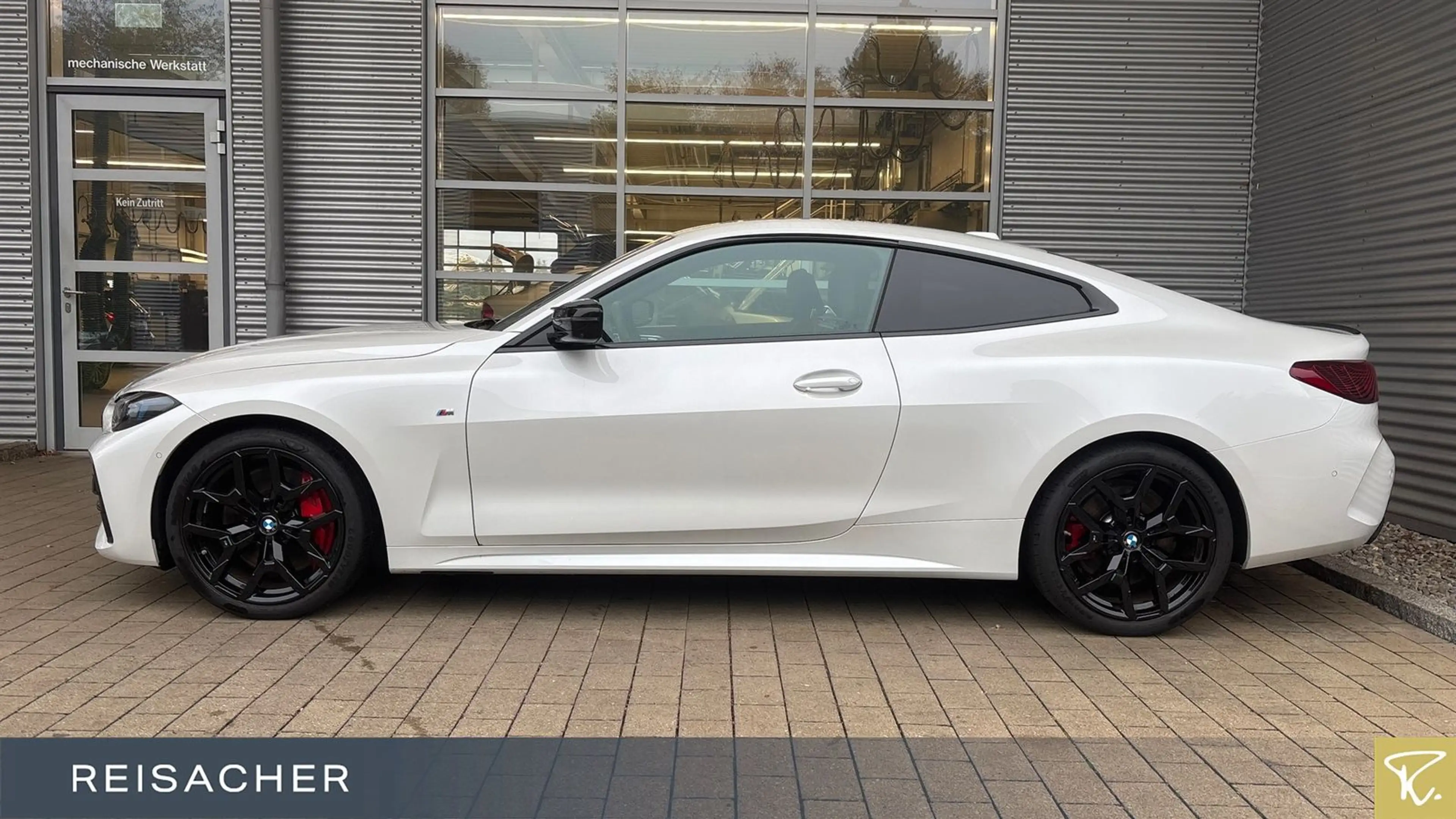 BMW M4 i A xDrive Coupé M-Sport PRO,GSD,AHK,DAProf, — photo 9