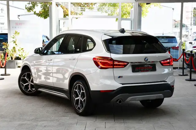 BMW X1 view 4
