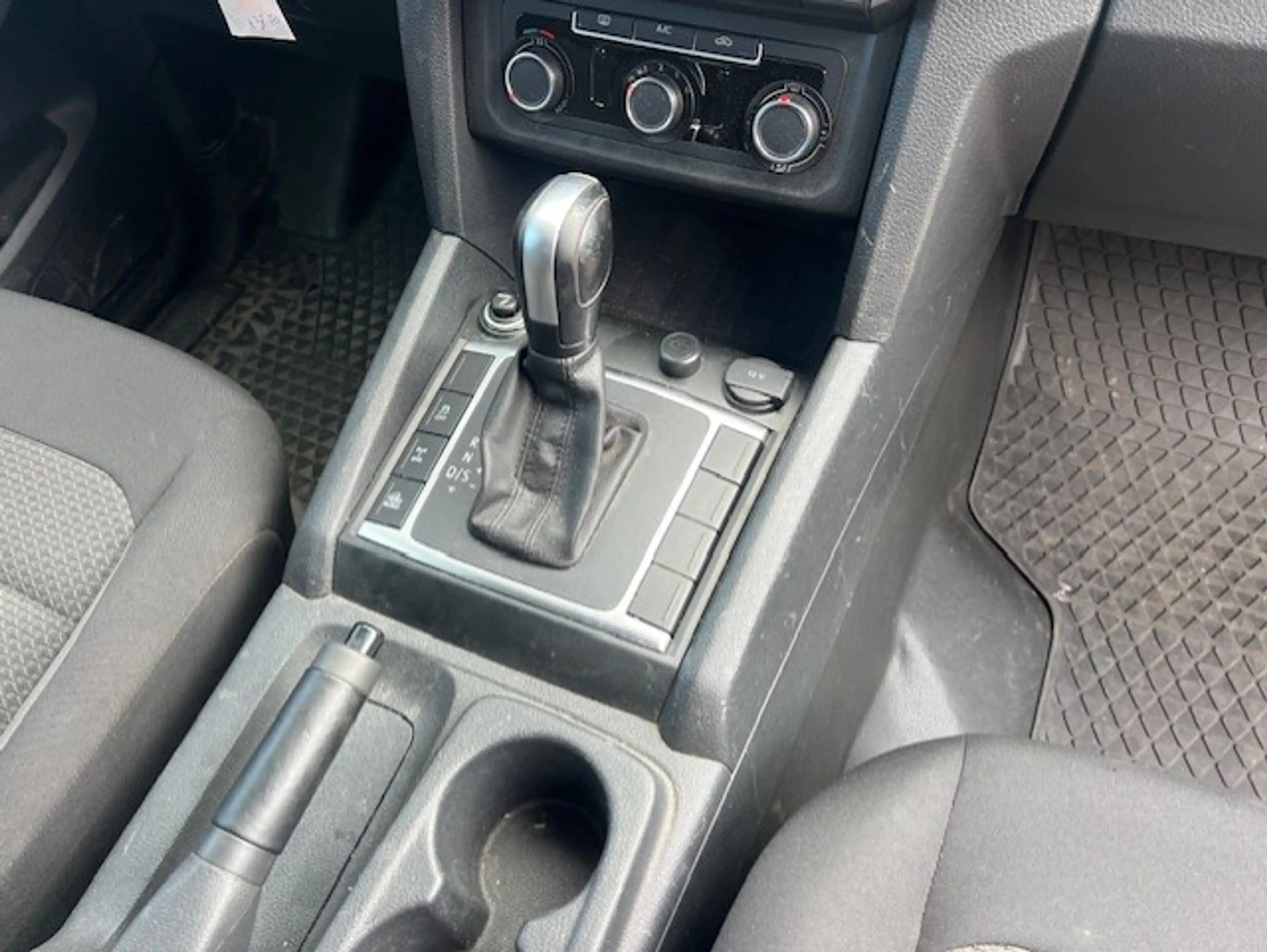 Volkswagen Amarok 3.0 TDI V6 4Motion Plus Cab Comfortline AUT. AIRCO — photo 8
