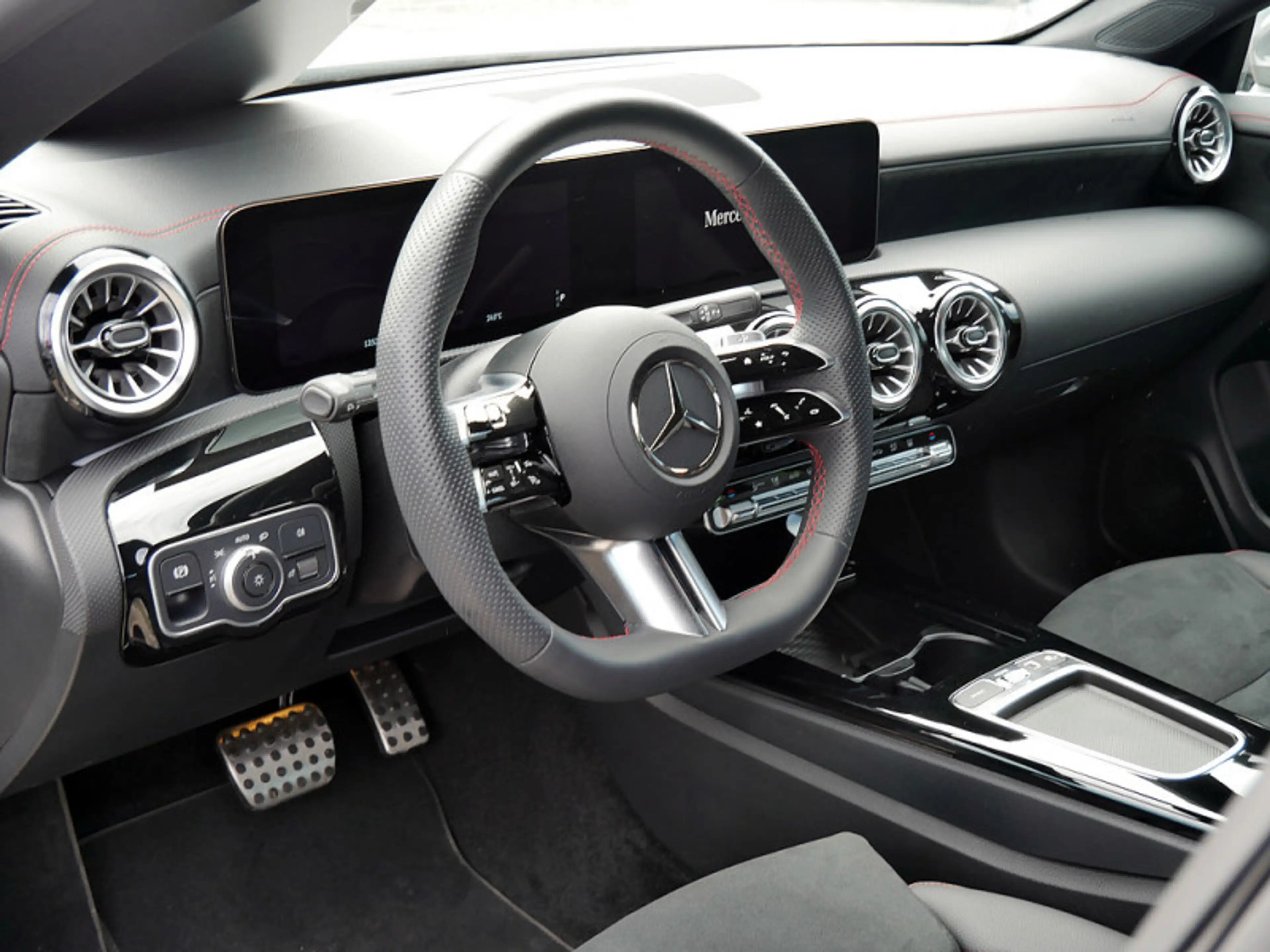 Mercedes-Benz CLA 220 4M Coupé , AMG MULTI 360 DISTR KAMERA — photo 13