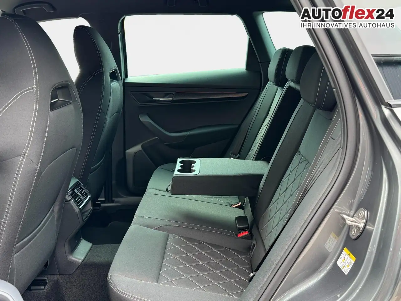 Skoda Karoq Sportline 2,0 TSI 4x4 DSG 2ZKlimaautomatik Cant..., миниатюра 30