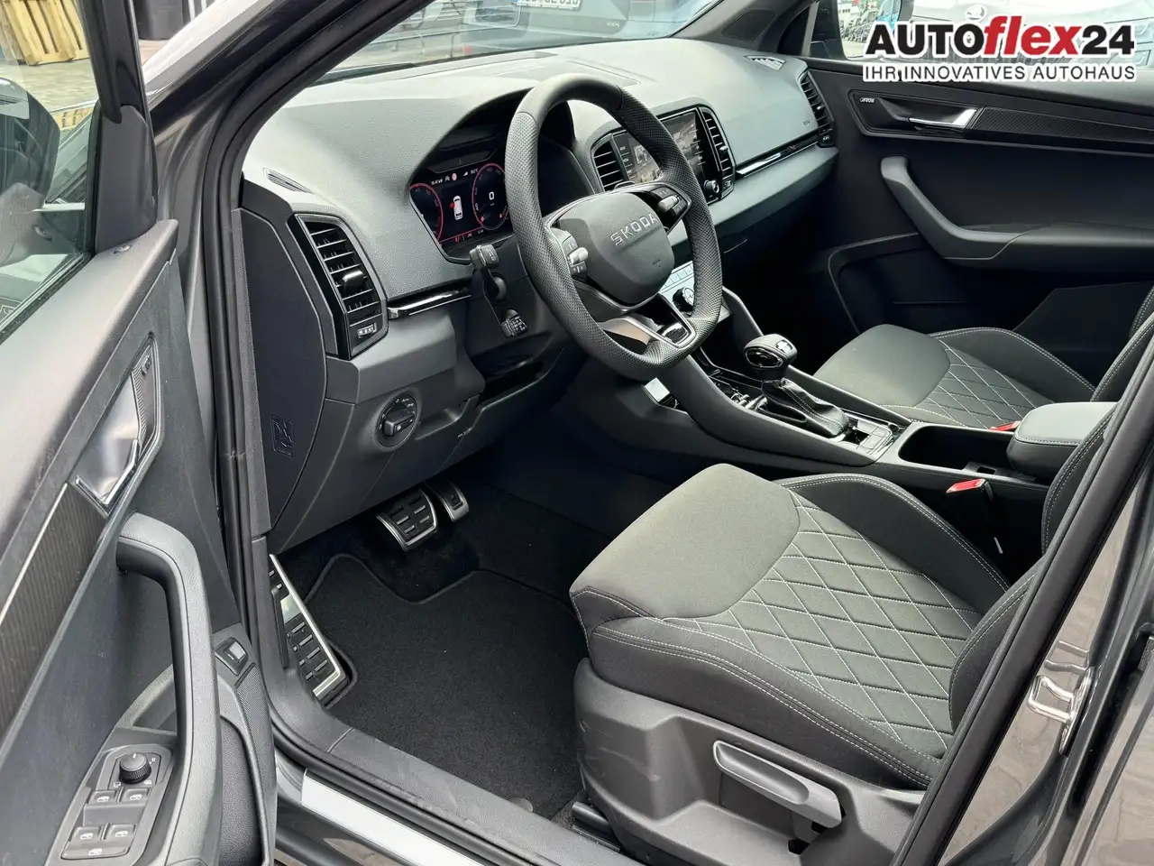 Skoda Karoq Sportline 2,0 TSI 4x4 DSG 2ZKlimaautomatik Cant..., миниатюра 12