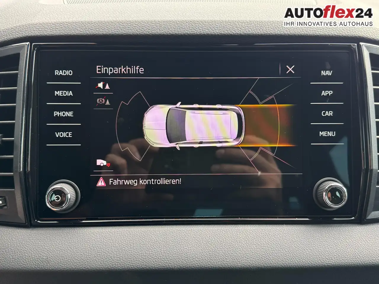 Skoda Karoq Sportline 2,0 TSI 4x4 DSG 2ZKlimaautomatik Cant..., миниатюра 24