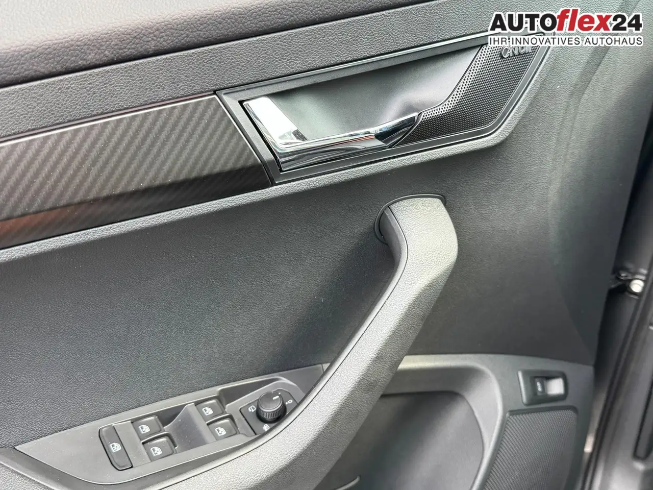 Skoda Karoq Sportline 2,0 TSI 4x4 DSG 2ZKlimaautomatik Cant..., миниатюра 28