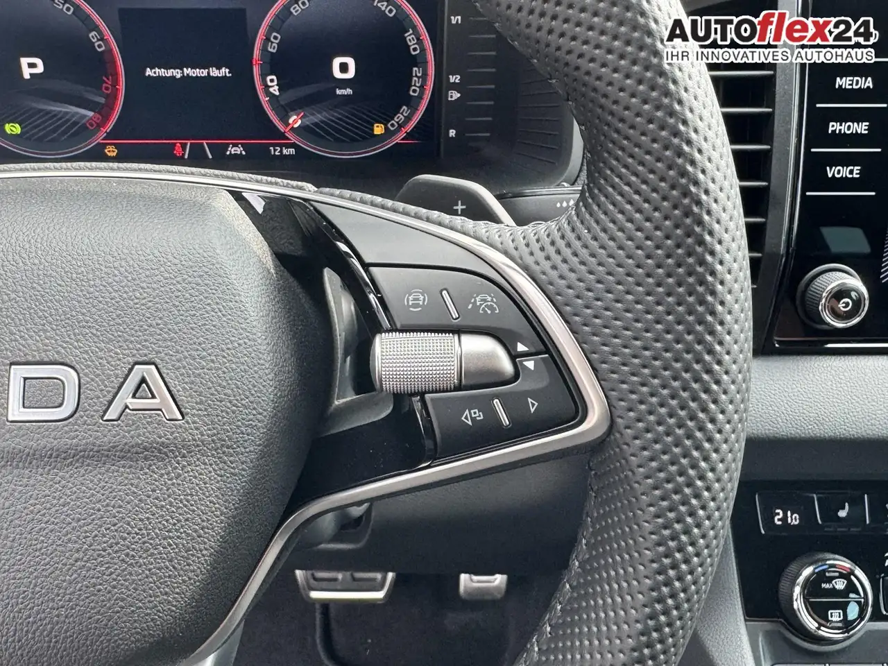 Skoda Karoq Sportline 2,0 TSI 4x4 DSG 2ZKlimaautomatik Cant..., миниатюра 15