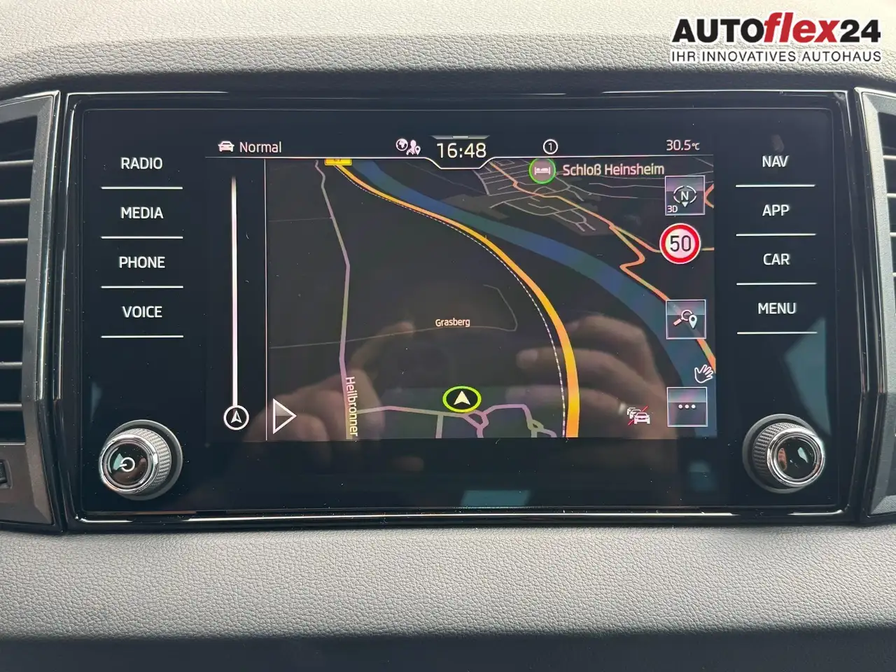 Skoda Karoq Sportline 2,0 TSI 4x4 DSG 2ZKlimaautomatik Cant..., миниатюра 22