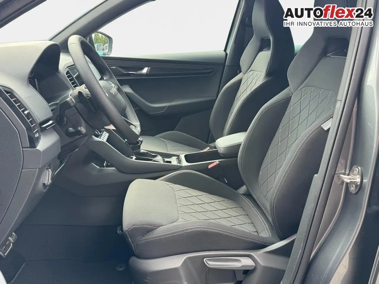 Skoda Karoq Sportline 2,0 TSI 4x4 DSG 2ZKlimaautomatik Cant..., миниатюра 29