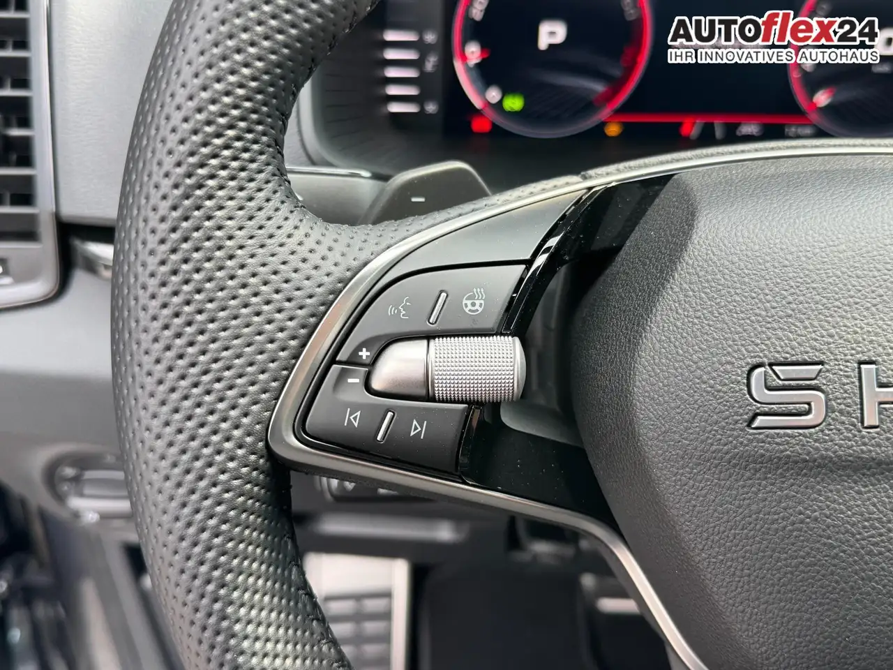 Skoda Karoq Sportline 2,0 TSI 4x4 DSG 2ZKlimaautomatik Cant..., миниатюра 14