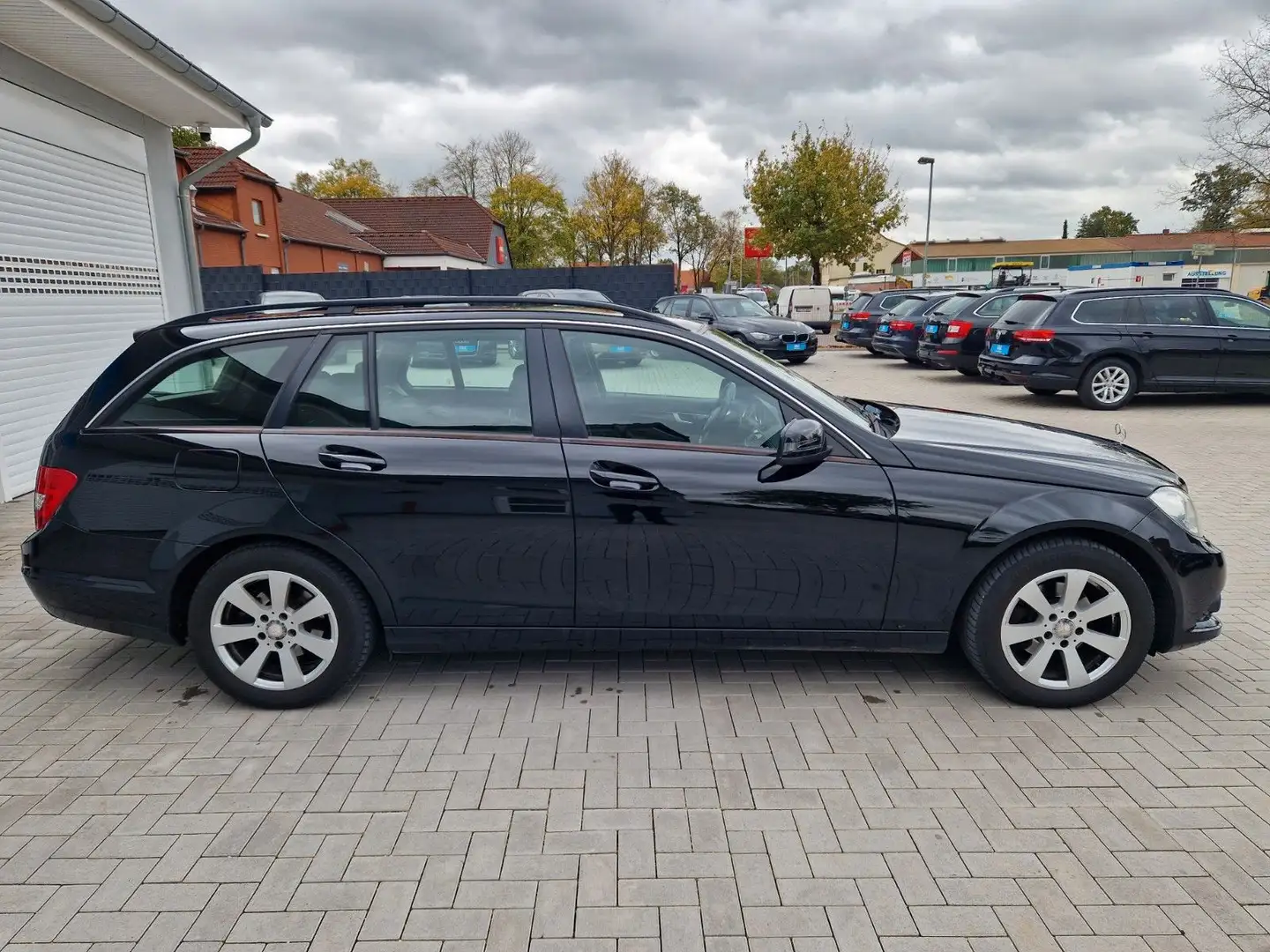 Mercedes-Benz C 200 CDI+Navi+AHK+PDC Schwarz - 2