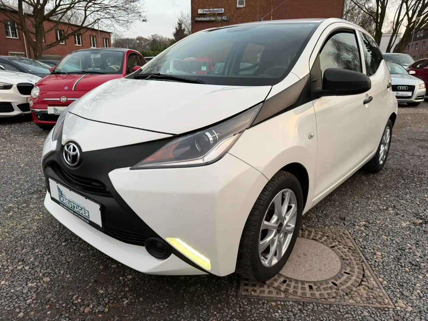 Toyota Aygo AYGO x Weiß - 1