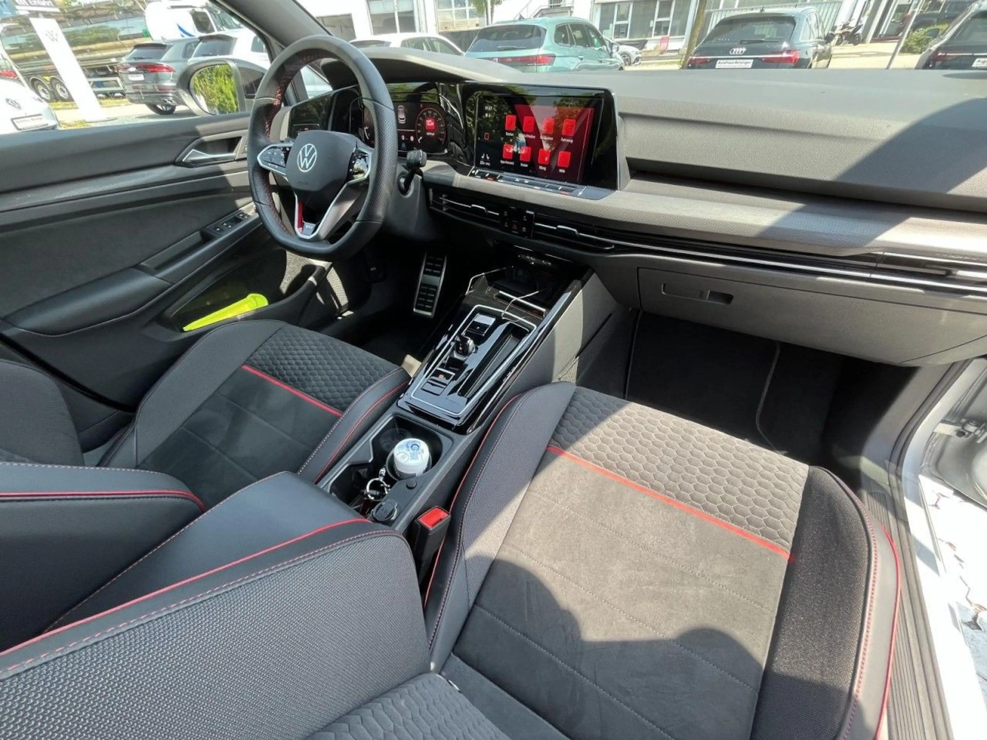 Volkswagen Golf GTI Golf VIII 2.0 l GTI Clubsport (Black Style+Navi+ — photo 13