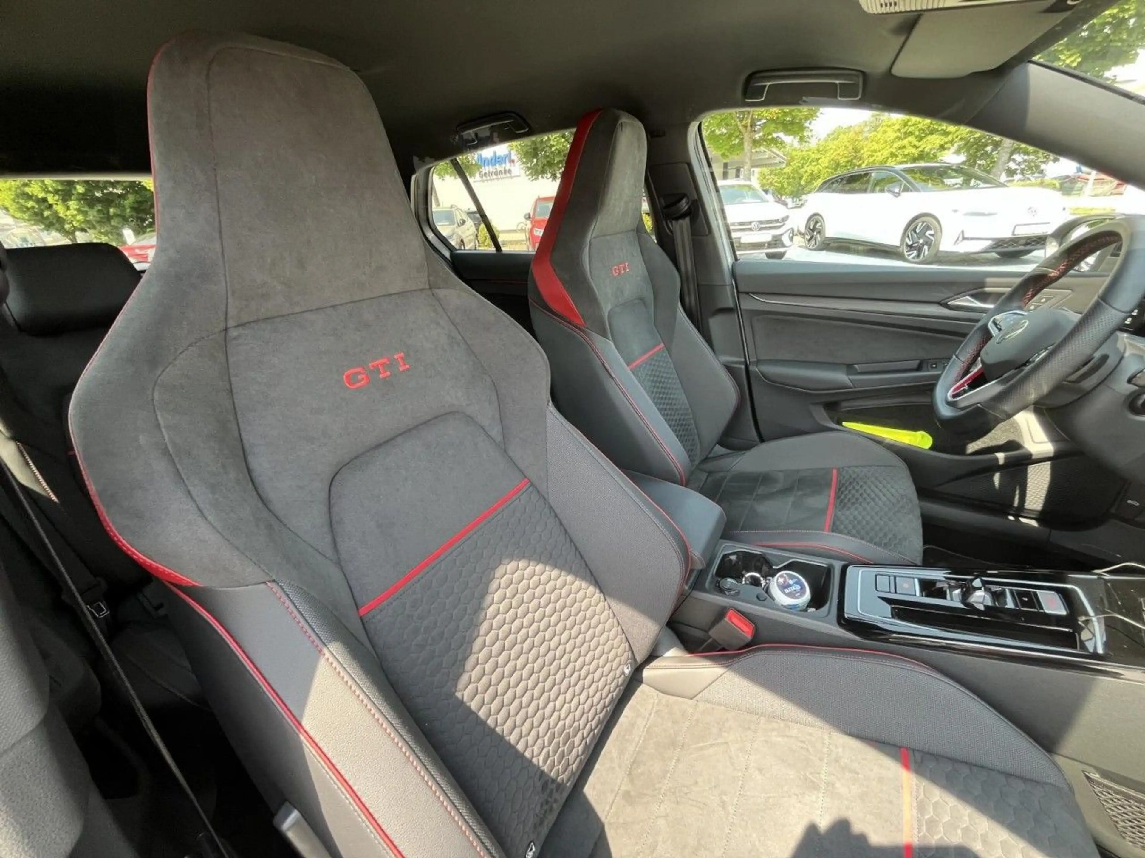 Volkswagen Golf GTI Golf VIII 2.0 l GTI Clubsport (Black Style+Navi+ — photo 12
