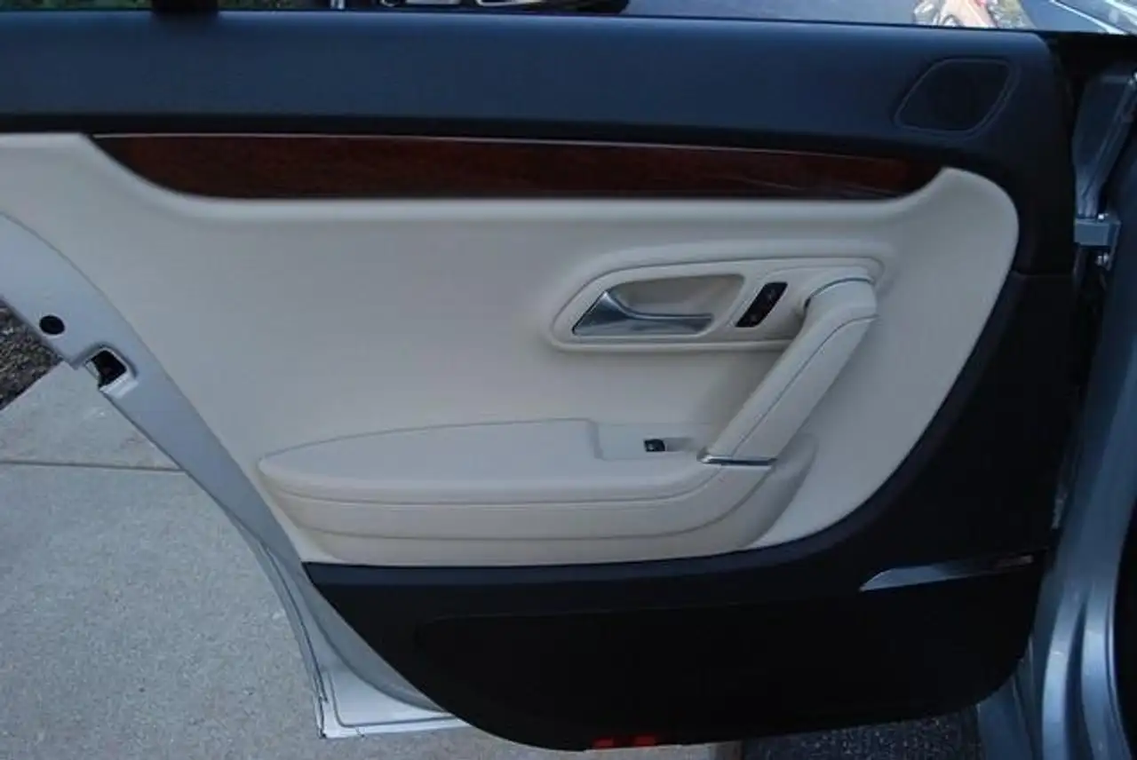 Volkswagen Passat CC снимка Volkswagen Passat CC