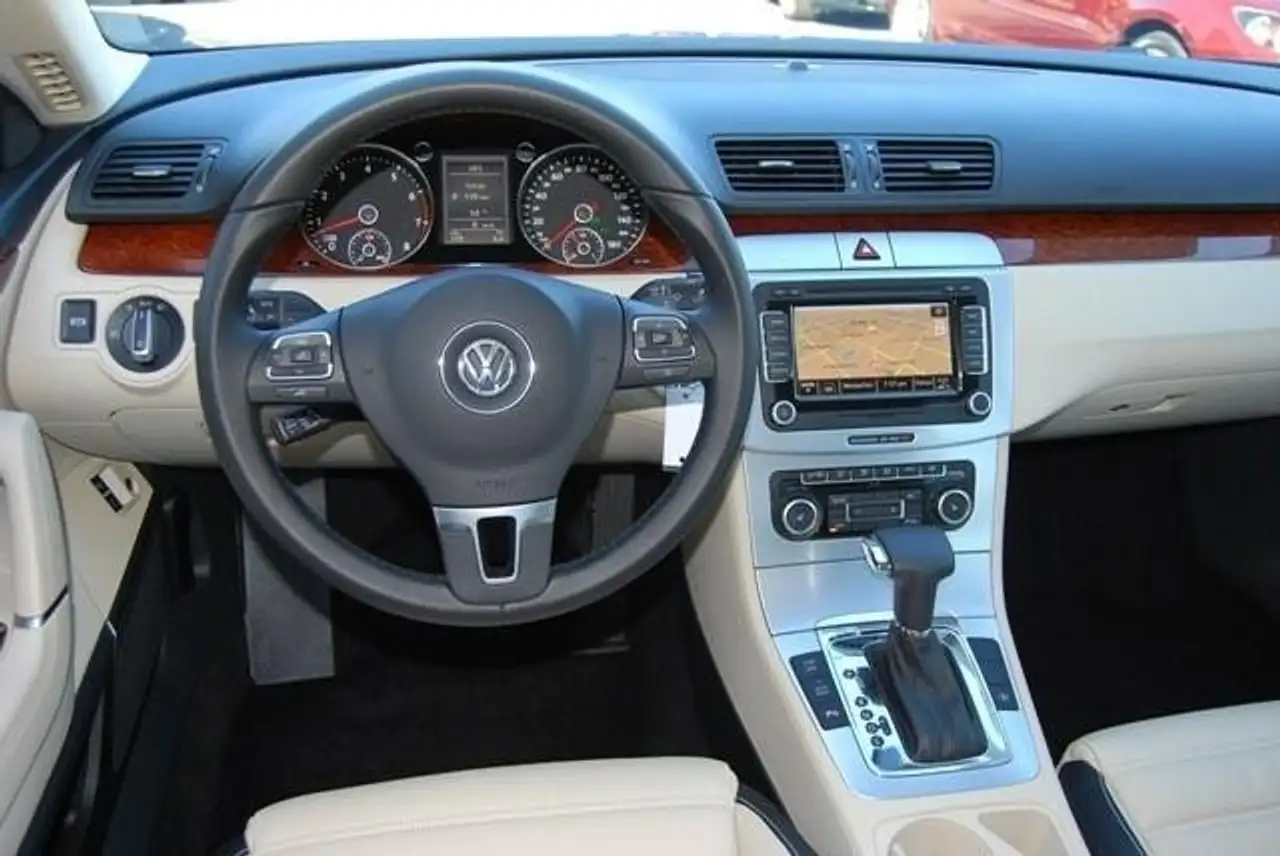 Volkswagen Passat CC снимка Volkswagen Passat CC