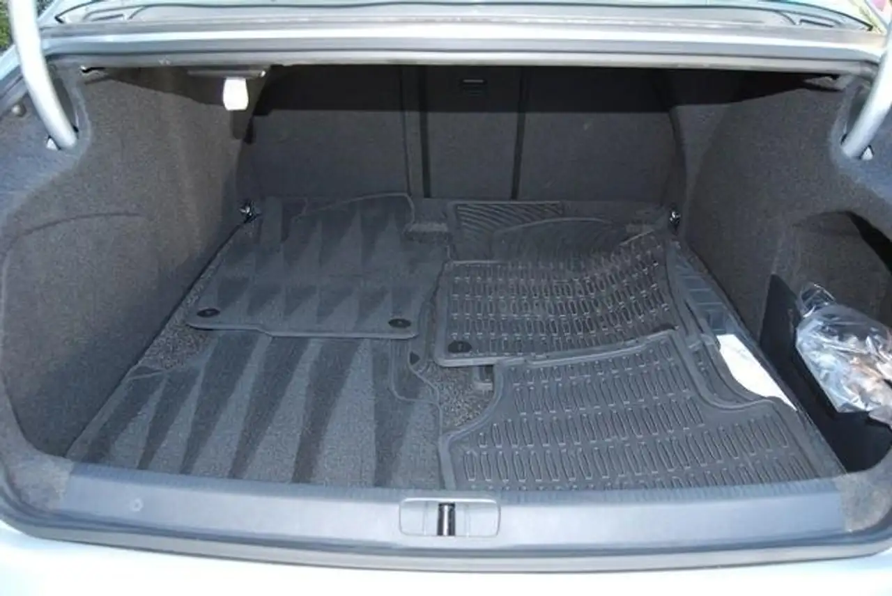 Volkswagen Passat CC снимка Volkswagen Passat CC