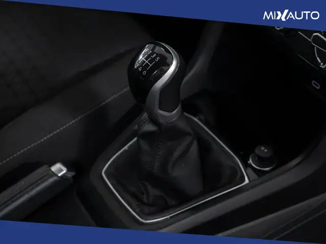 Volkswagen T-Cross view 13