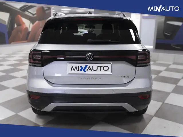 Volkswagen T-Cross view 4