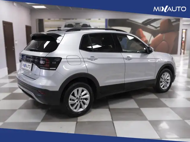 Volkswagen T-Cross view 5