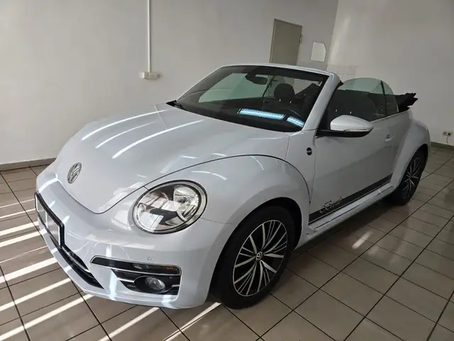 Volkswagen Beetle Cabriolet Sound Navi CarPlay PDC 17"