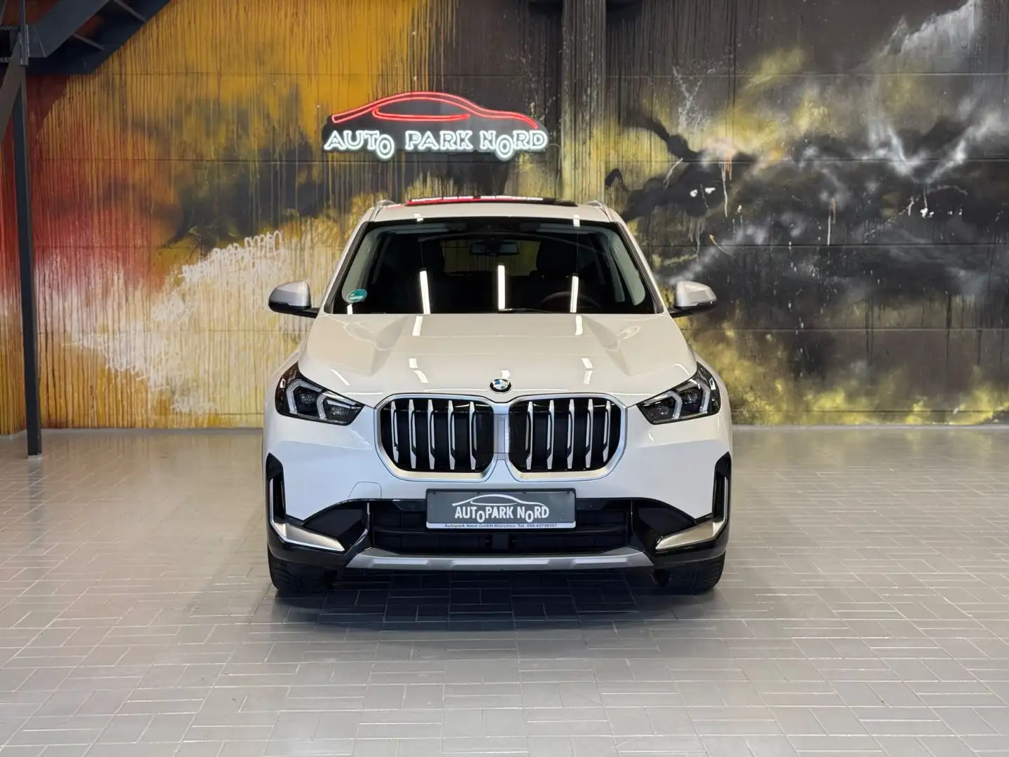 BMW X1 20i sDrive xLine Aut LED~PANORAMA~KAMERA~H&K Weiß - 2