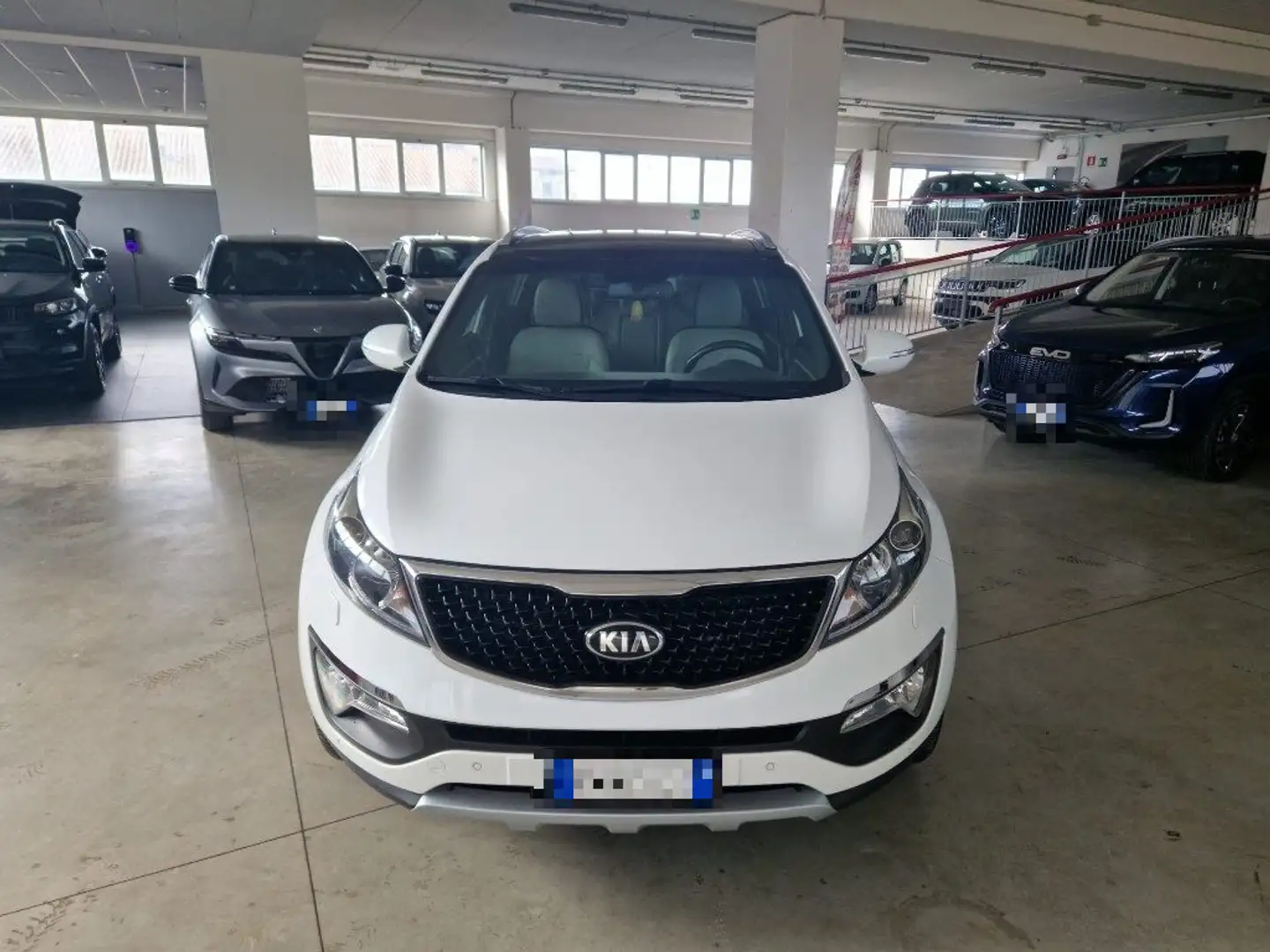 Kia Sportage 2.0 CRDI VGT 184CV AWD R Rebel Biały - 1