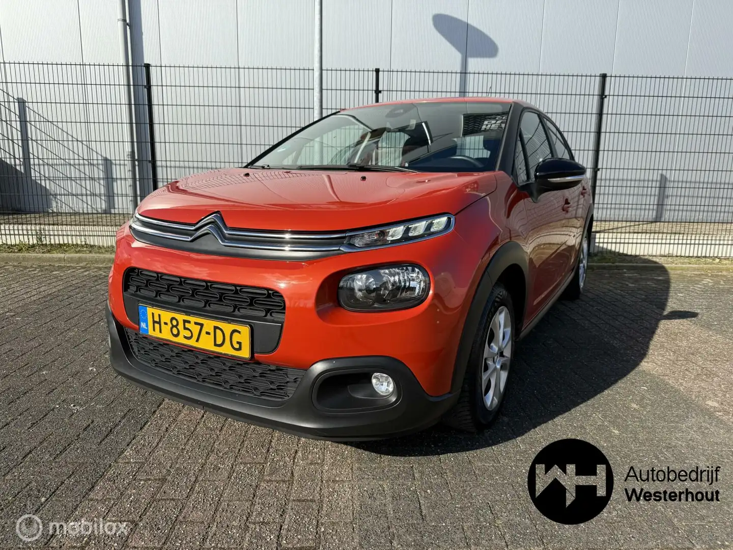 Citroen C3 1.2 PureTech S&S Feel Edition NAP Dealer Onderhoud Oranje - 2