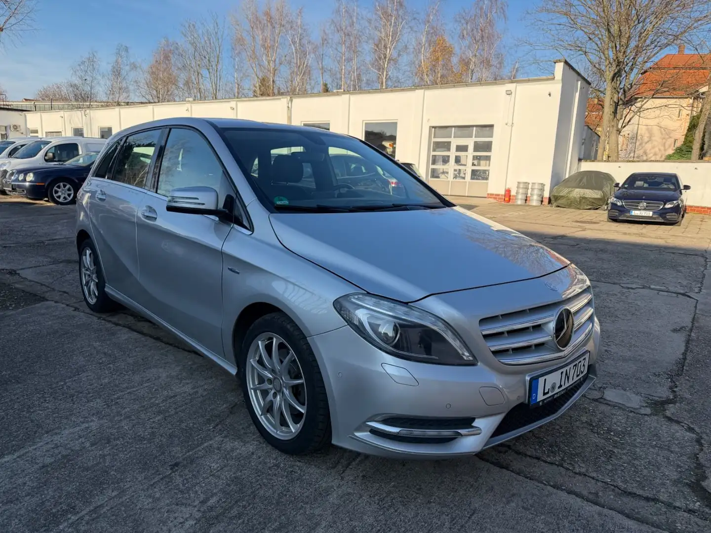 Mercedes-Benz B 200 Automatik, Leder, TÜV Silber - 1