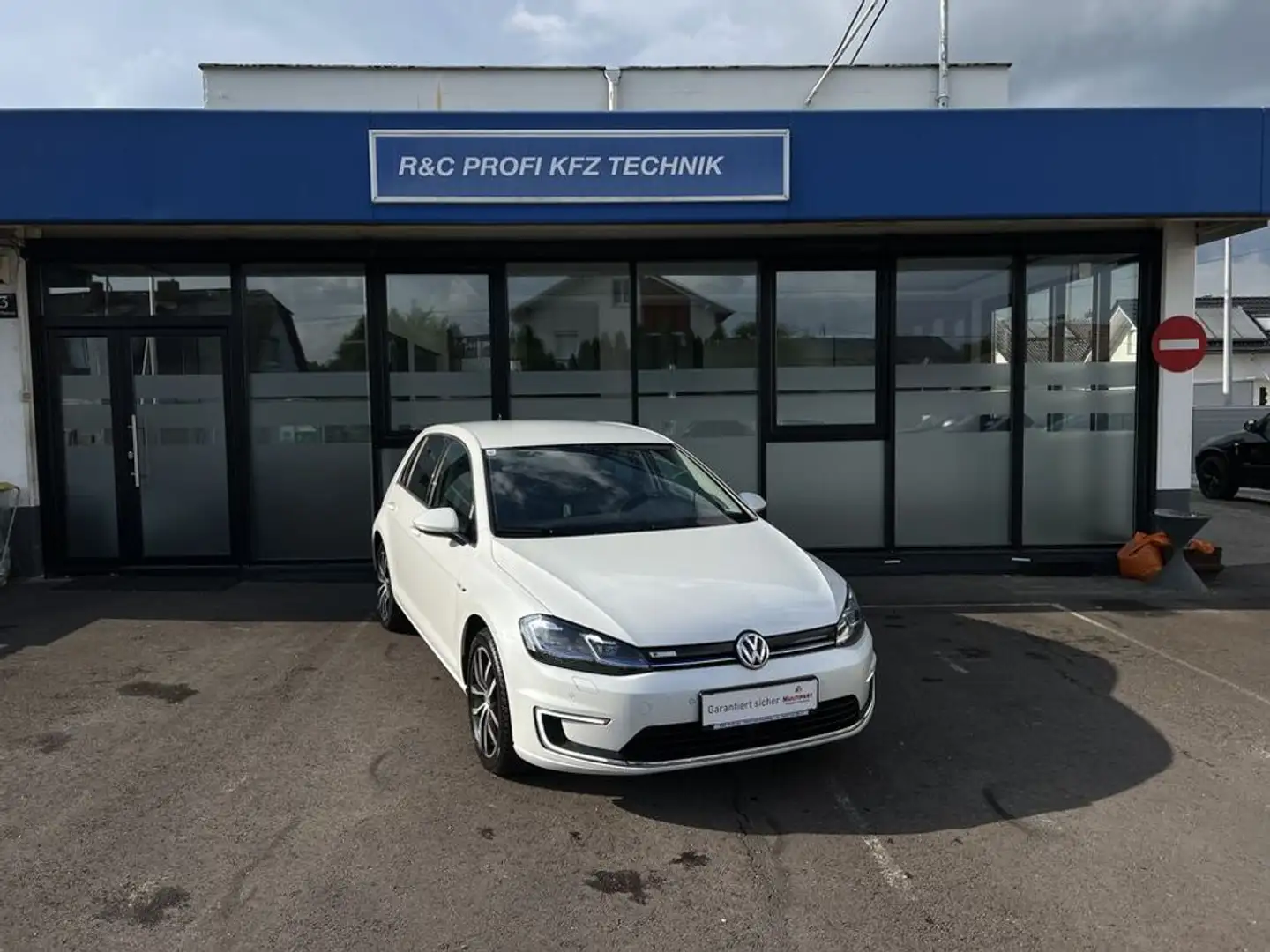 Volkswagen e-Golf Golf 35,8 Kwh White - 1