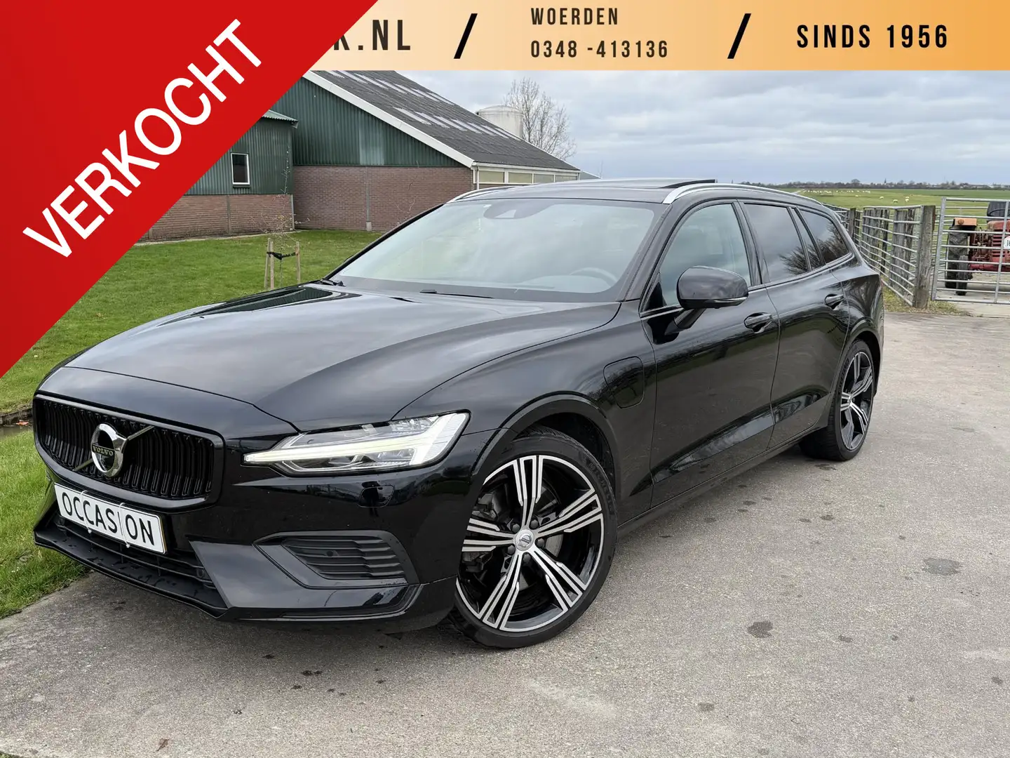 Volvo V60 2.0 T6 Recharge AWD INSCRIPTION PANO | TREKHAAK | Zwart - 1