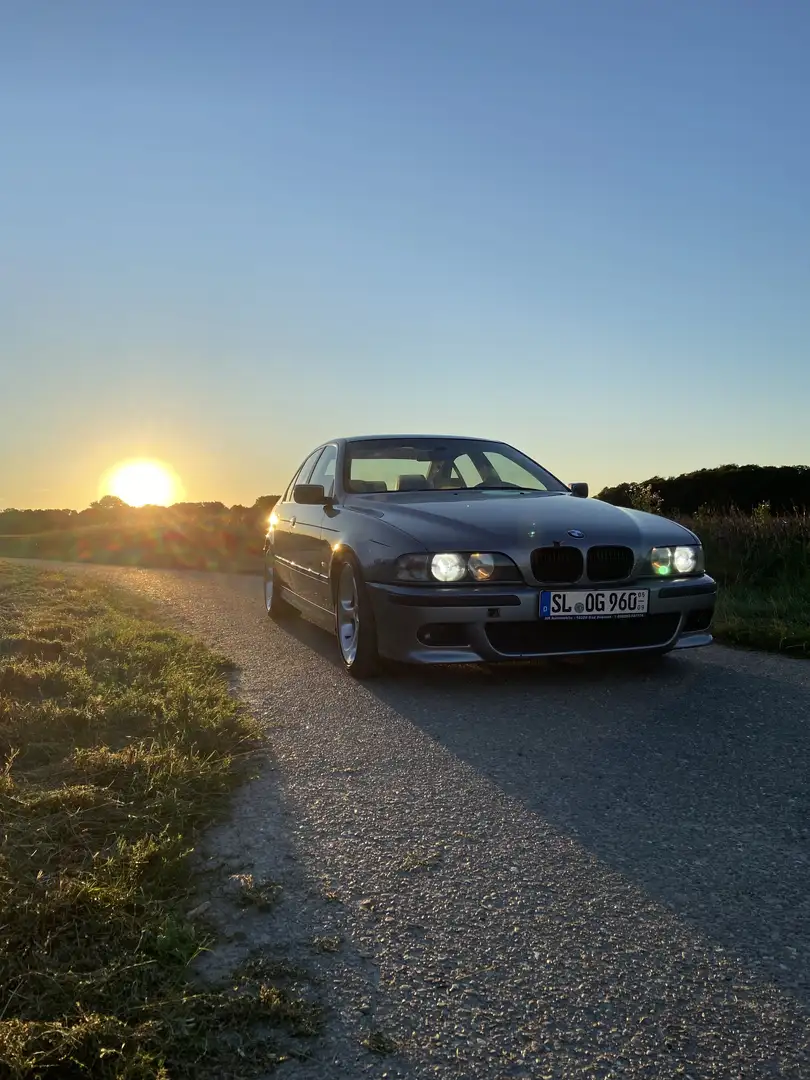 BMW 528 528i Grau - 2