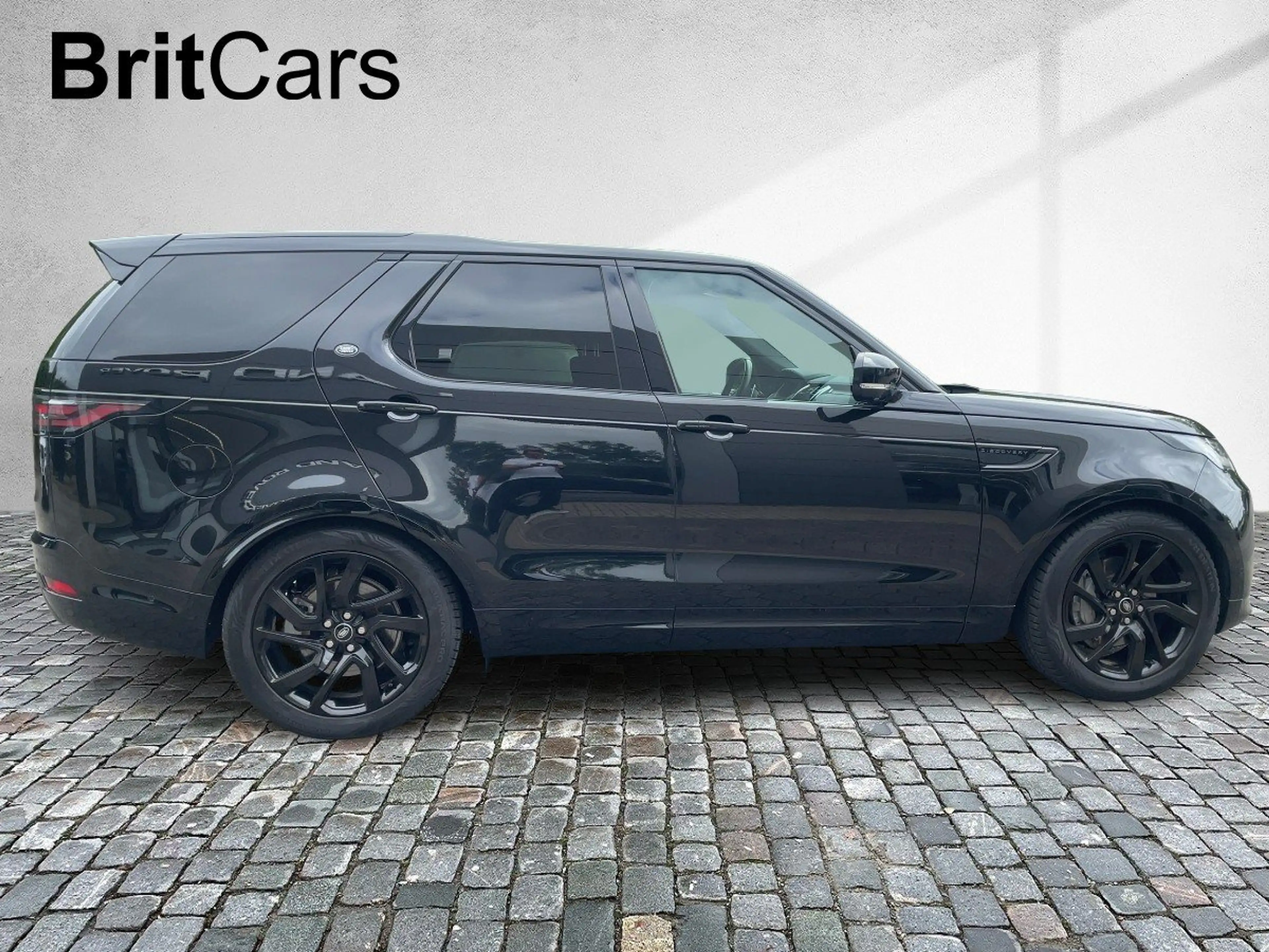Land Rover Discovery 5 D250 R-Dynamic SE Luft  AHK Pano — photo 6