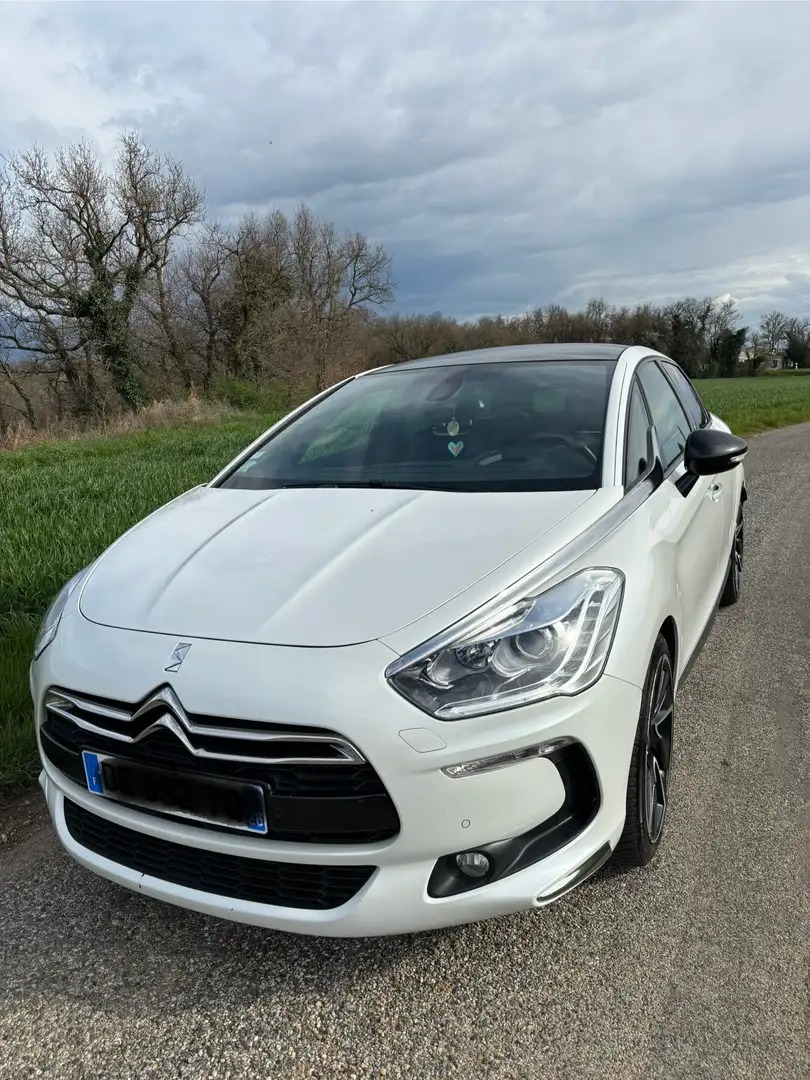 DS Automobiles DS 5 DS5 Blue HDI 180 CH sport chic Blanc - 1