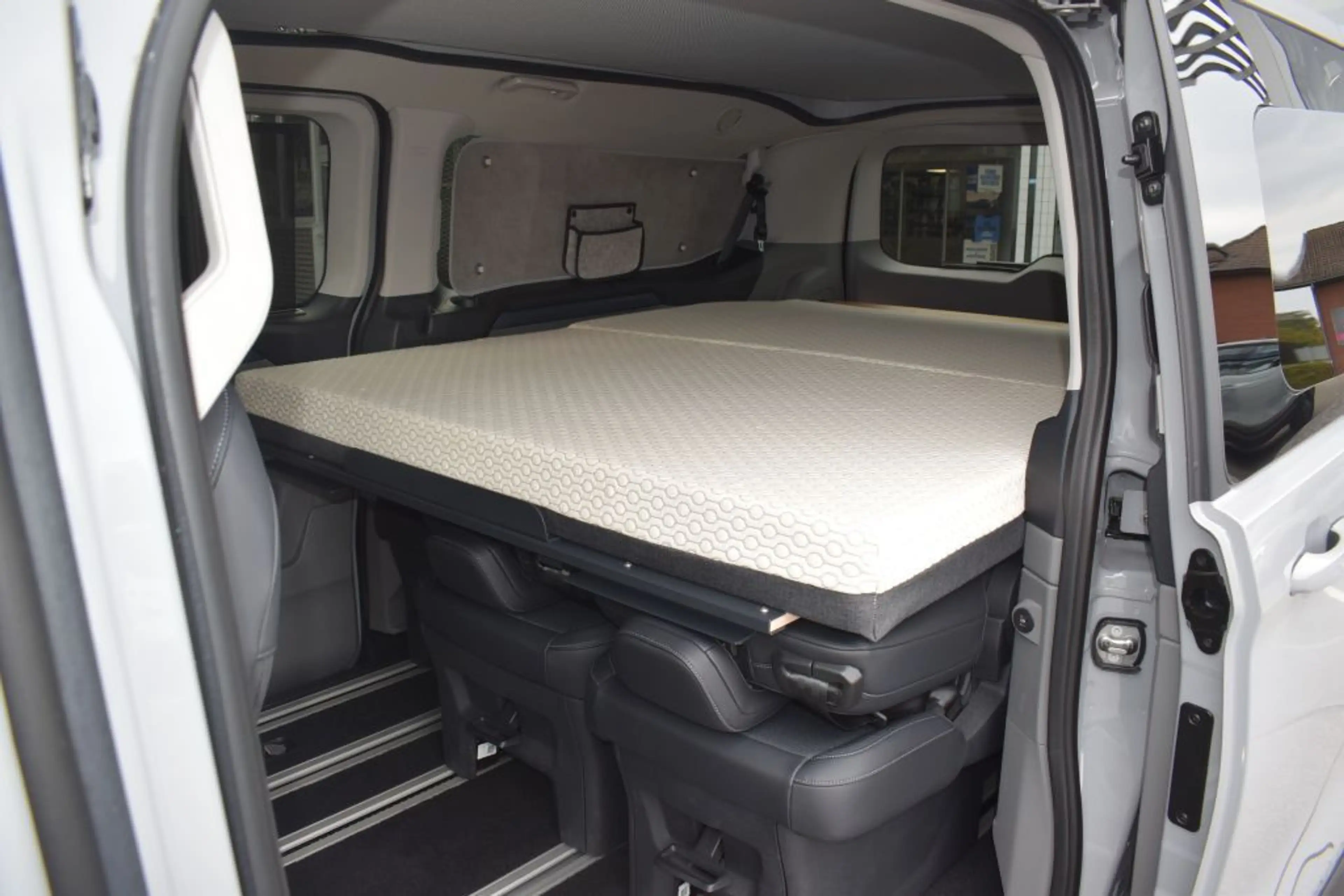 Ford Tourneo Custom E-Tourneo Custom,Camper Umbau, Aufstelldach,Küch — photo 10