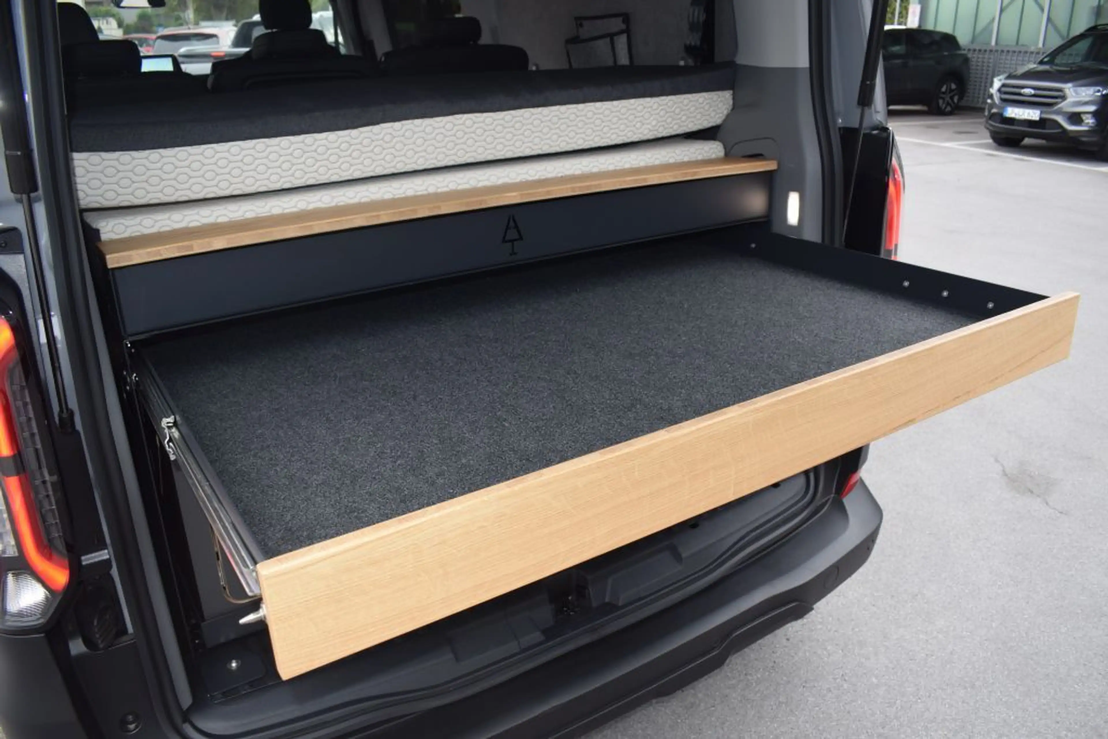Ford Tourneo Custom E-Tourneo Custom,Camper Umbau, Aufstelldach,Küch — photo 12