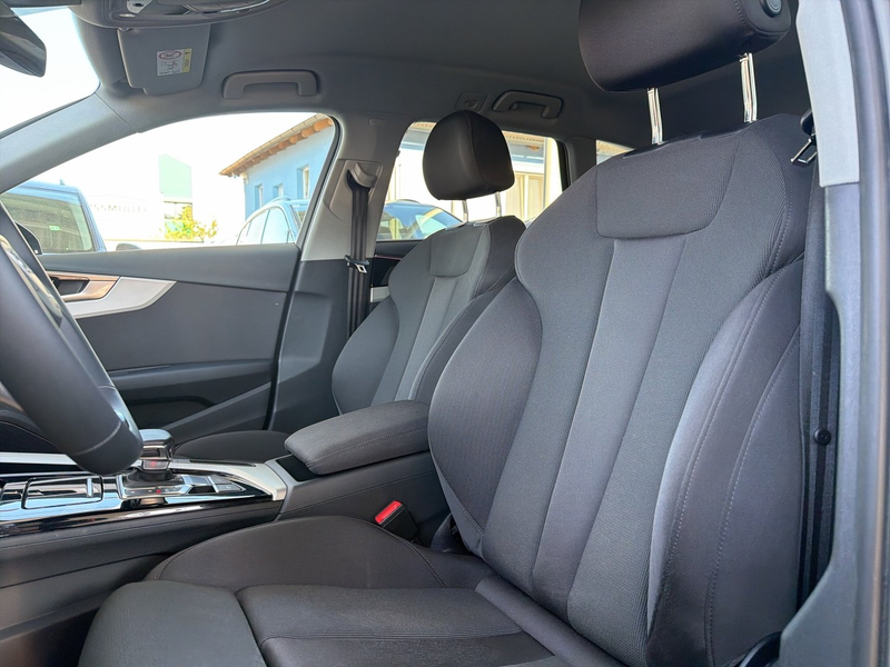 Audi A4 35 TDI S line — photo 14