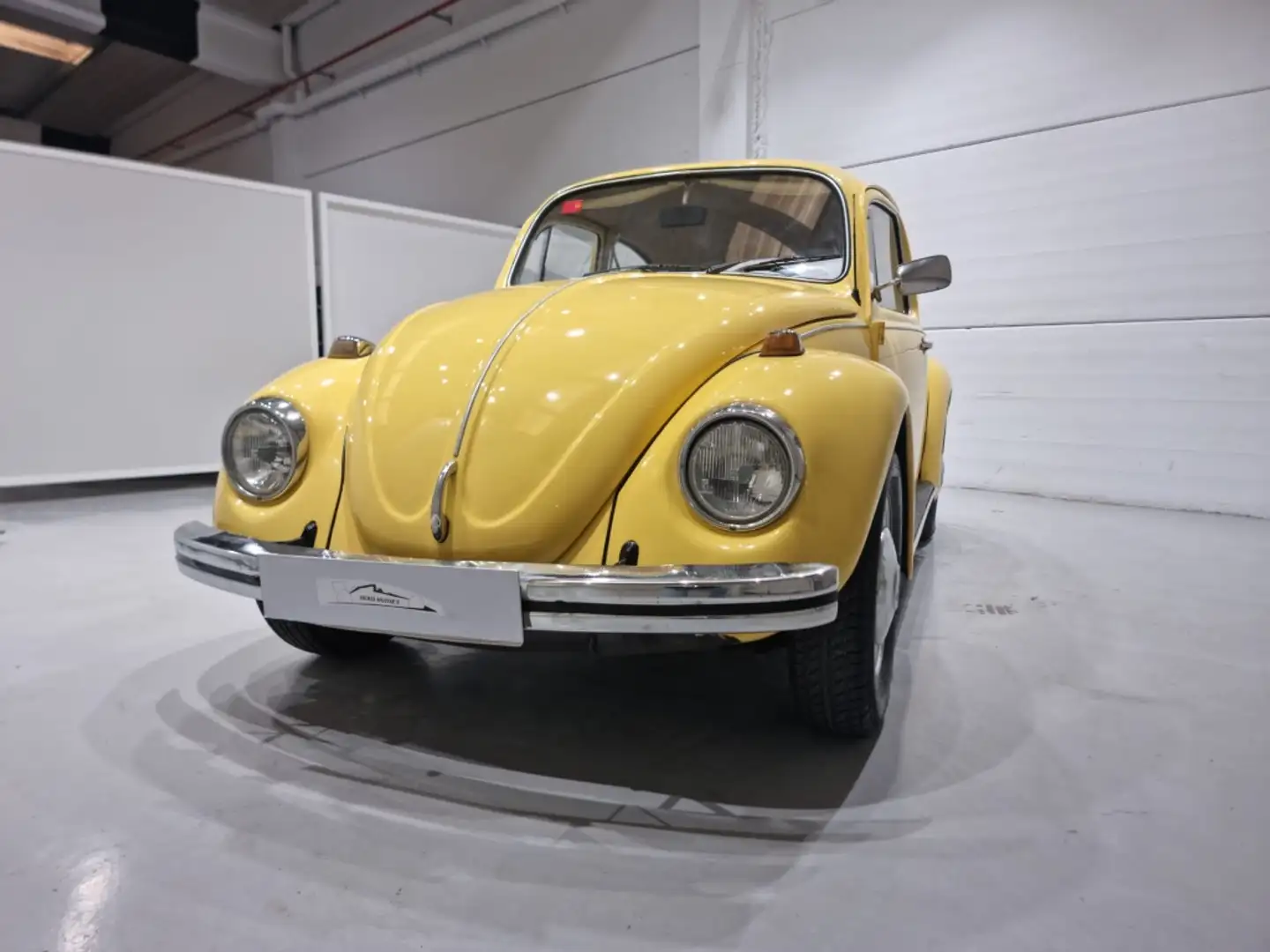 Volkswagen Beetle Deportivo Manual de 4 Puertas Žlutá - 1