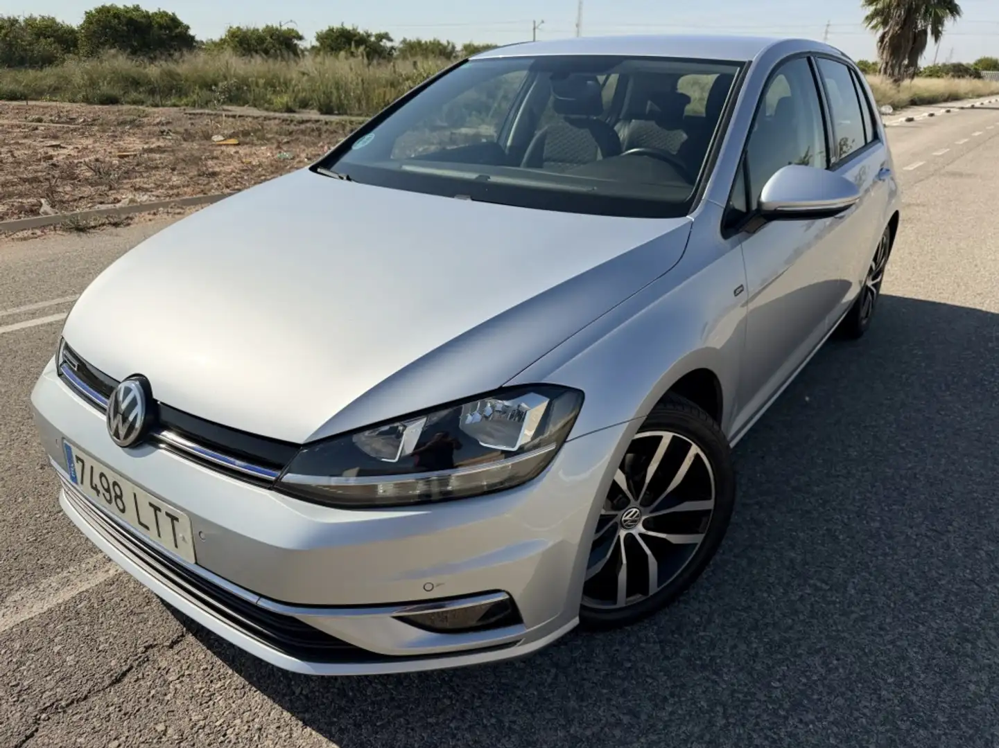 Volkswagen Golf 1.5 TSI Evo BM Advance DSG7 96kW Plateado - 1