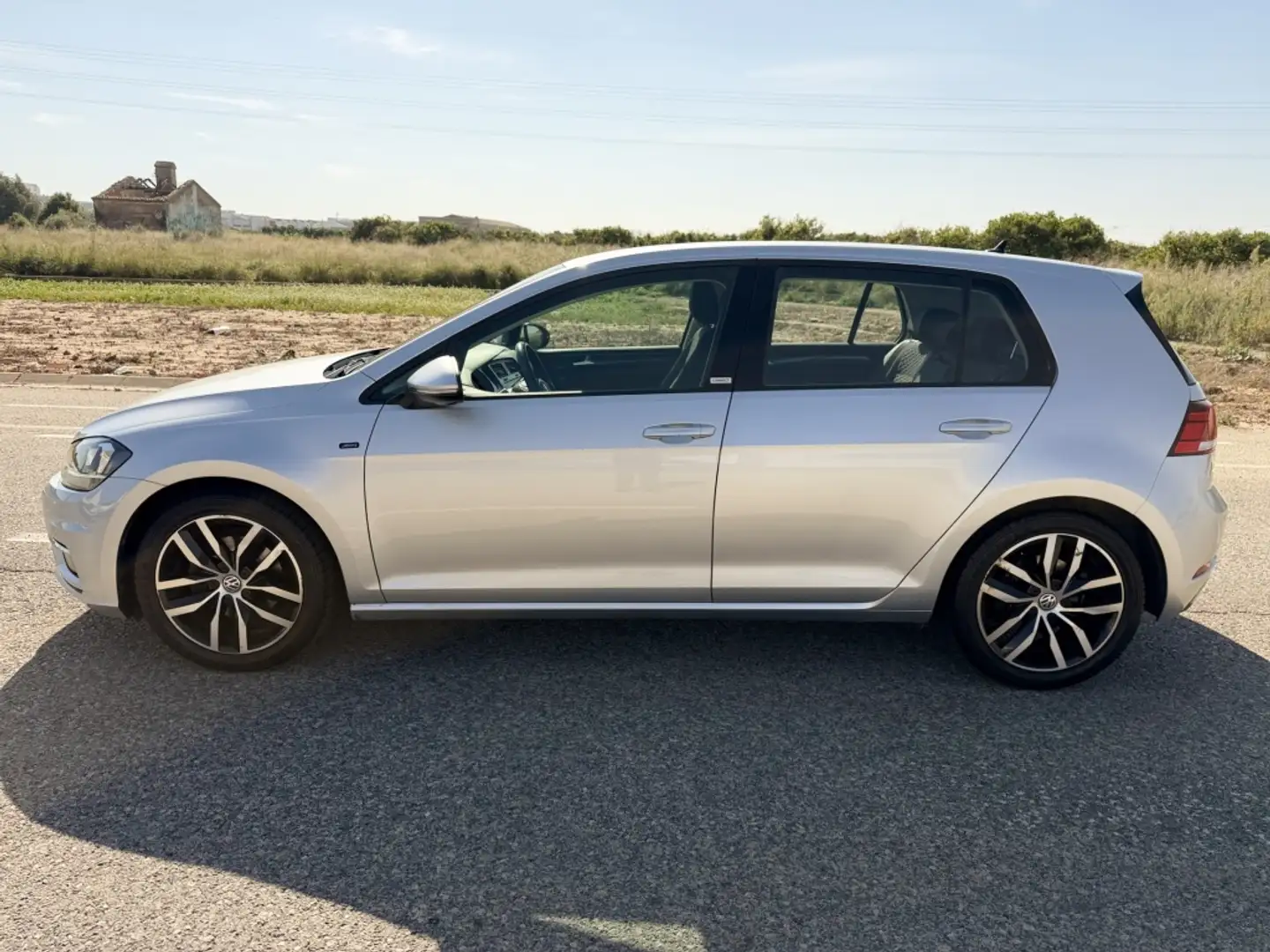 Volkswagen Golf 1.5 TSI Evo BM Advance DSG7 96kW Plateado - 2