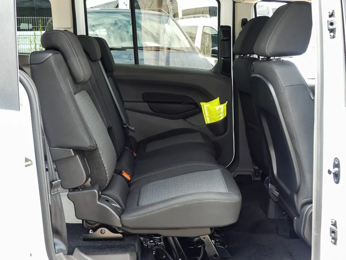 Ford Tourneo Connect 1.5 EcoBlue 100 CV Bianco - 2