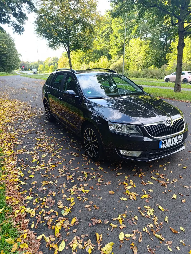 Skoda Octavia Combi 1.6 TDI Schwarz - 1