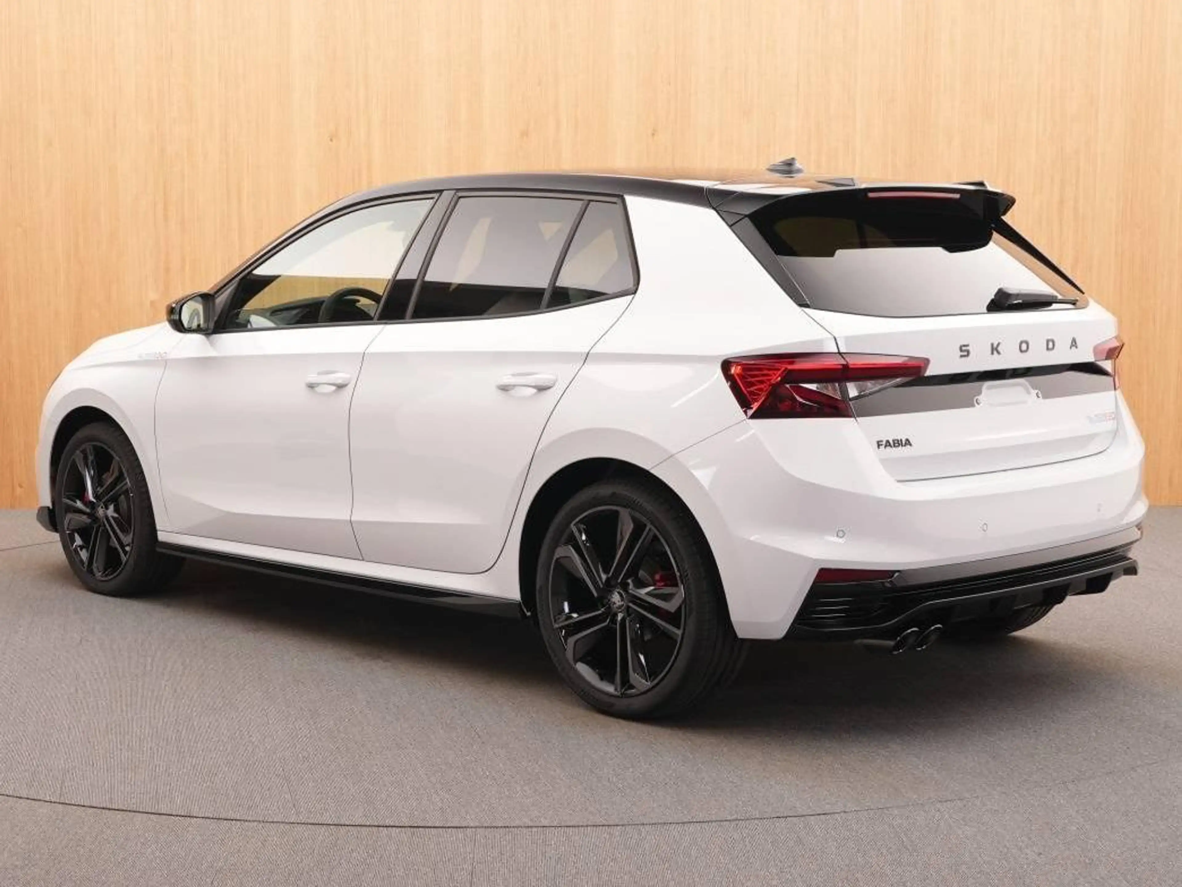 Skoda Fabia Fabia 1.5 TSI DSG Edition 130 Matrix PDC SHZ — photo 2