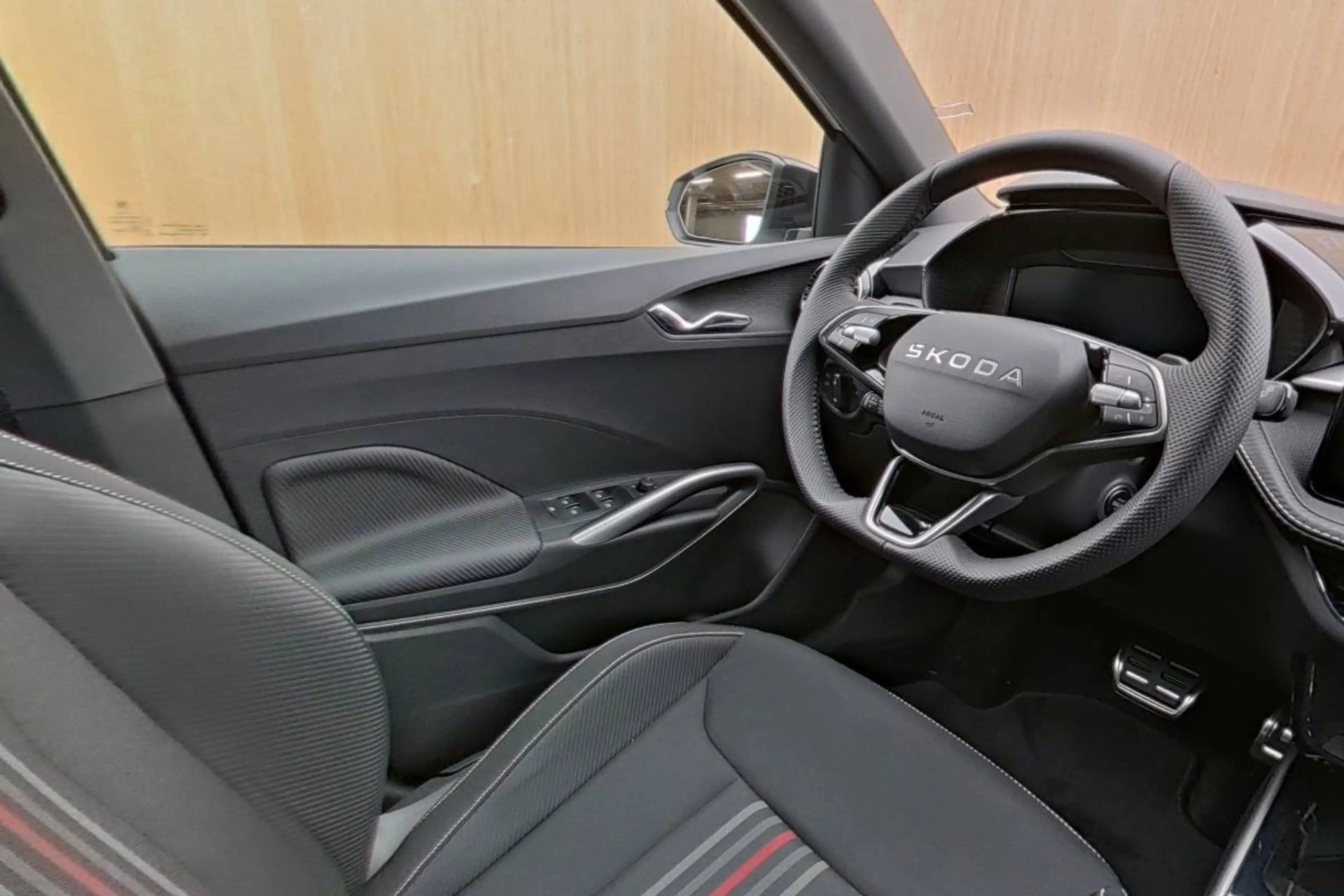 Skoda Fabia Fabia 1.5 TSI DSG Edition 130 Matrix PDC SHZ — photo 7