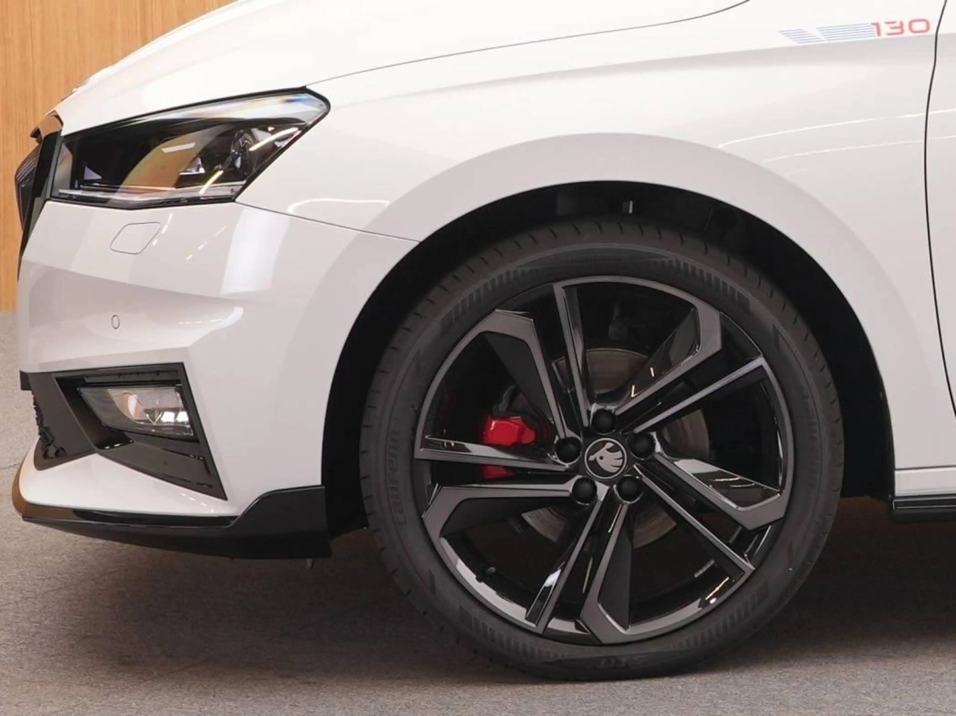 Skoda Fabia Fabia 1.5 TSI DSG Edition 130 Matrix PDC SHZ — photo 8